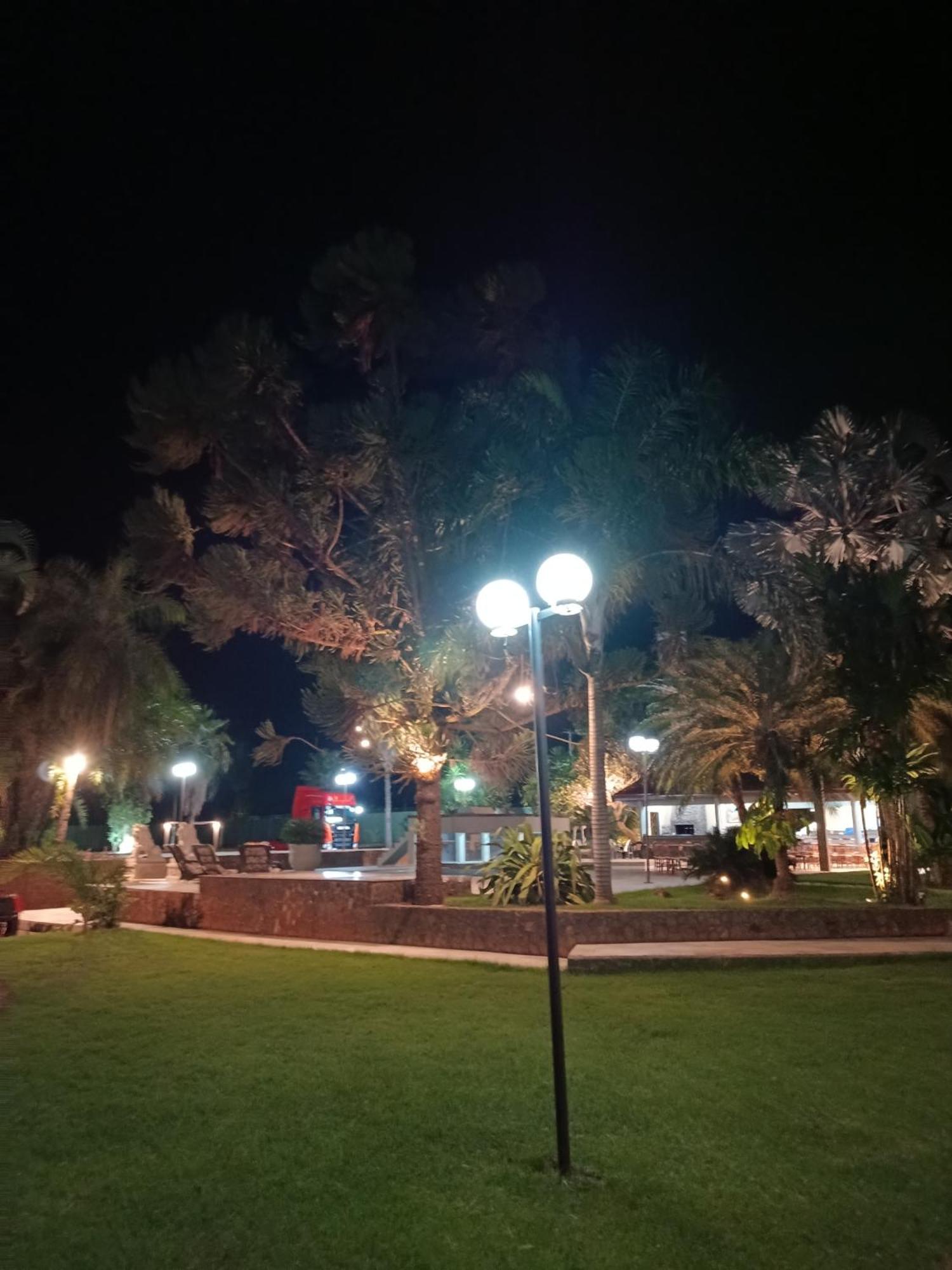 Parque Das Arvores Hospedagem E Eventos 바레투스 외부 사진